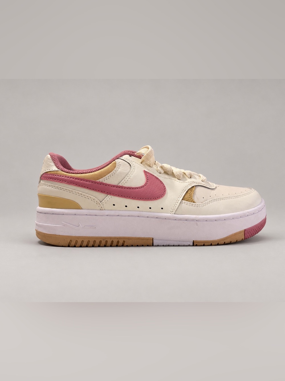 Nike Gamma Force Soft Pearl Sesame Pink Sneakers Women’s 8.5